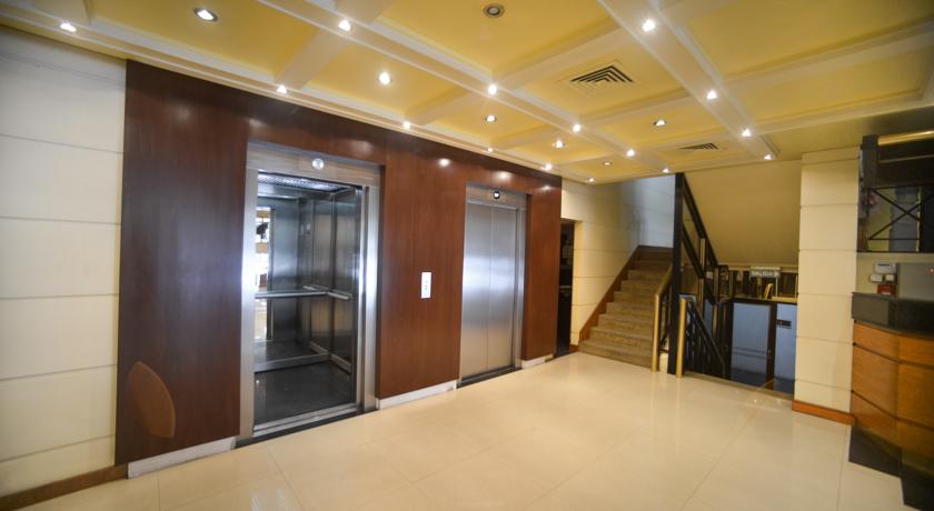 Imagen general del Hotel Versailles. Foto 9