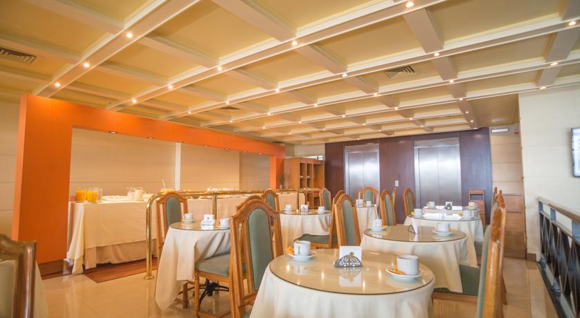 Imagen general del Hotel Versailles. Foto 11