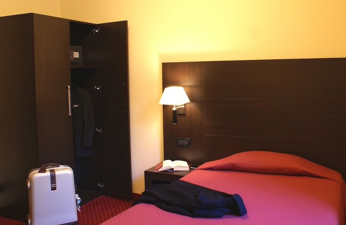 Imagen de la habitación del Hotel Versailles, Ludovisi. Foto 6