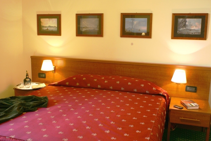 Imagen de la habitación del Hotel Versailles, Ludovisi. Foto 7
