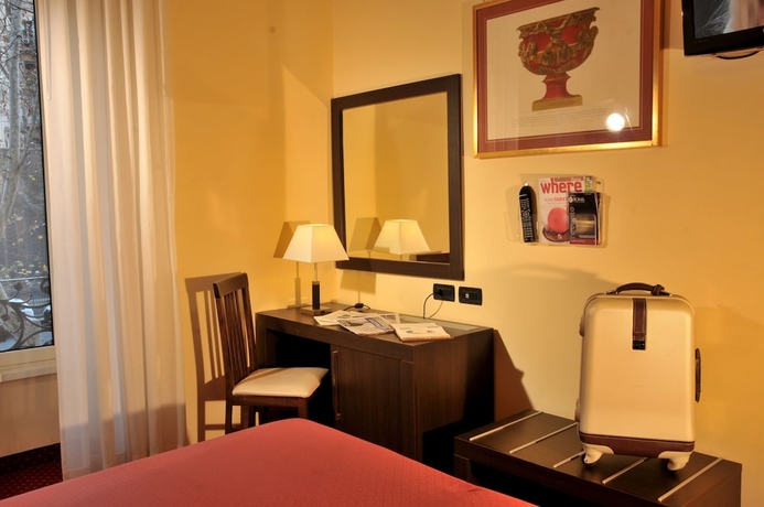 Imagen de la habitación del Hotel Versailles, Ludovisi. Foto 10
