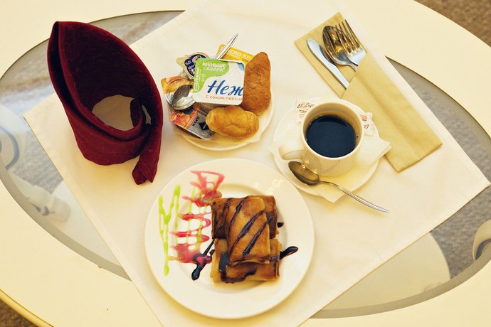 Imagen del bar/restaurante del Hotel Versailles, Obninsk. Foto 3