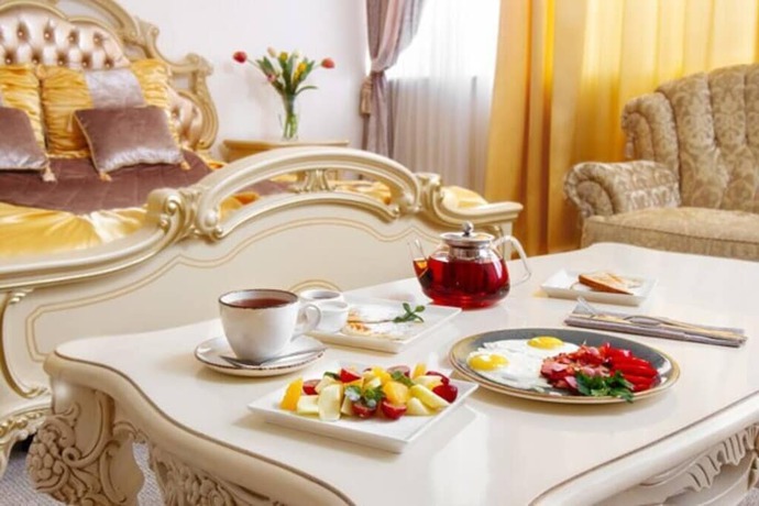 Imagen del bar/restaurante del Hotel Versailles, Obninsk. Foto 4