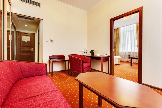 Imagen de la habitación del Hotel Versailles, Vladivostok. Foto 5