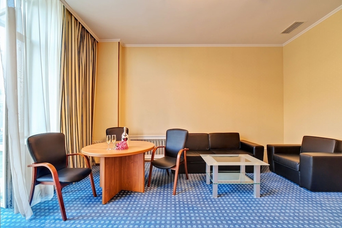 Imagen de la habitación del Hotel Versailles, Vladivostok. Foto 15