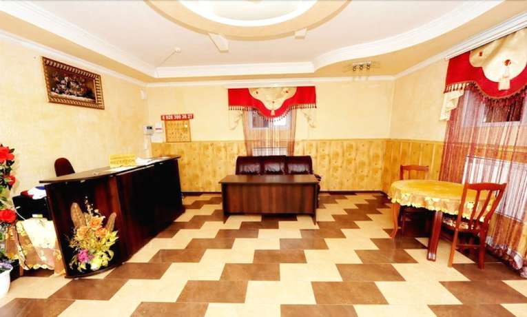 Imagen de los interiores del Hotel Versal, Dombay. Foto 20
