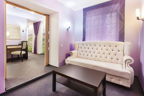 Imagen de la habitación del Hotel Versal, Mineralnye Vody. Foto 3