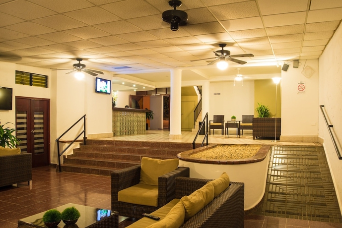 Imagen de los interiores del Hotel Versalles, Chitr&eacute;. Foto 16