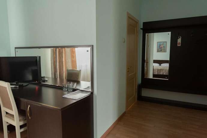 Imagen general del Hotel Versalles, Maykop. Foto 1