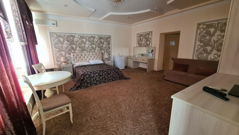 Imagen de la habitación del Hotel Versalles, Maykop. Foto 17