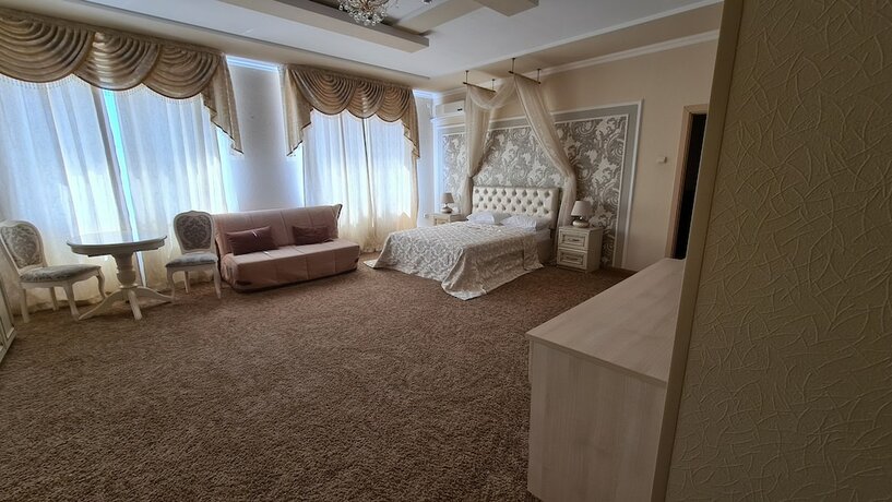 Imagen general del Hotel Versalles, Maykop. Foto 8