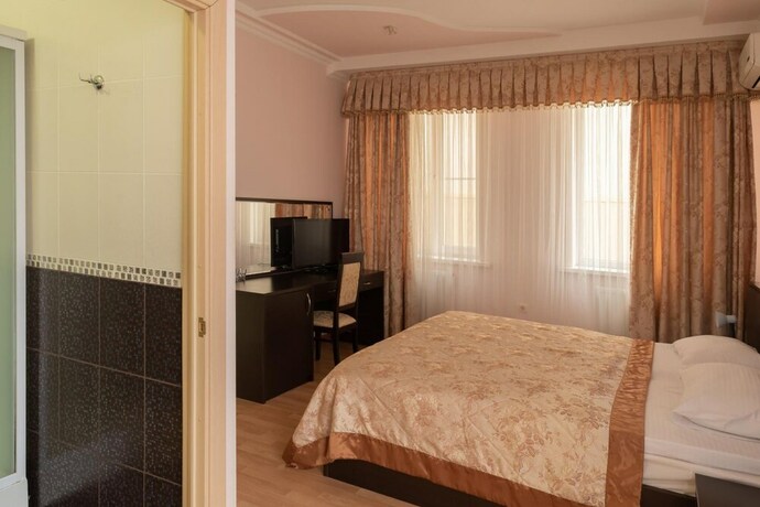 Imagen general del Hotel Versalles, Maykop. Foto 11