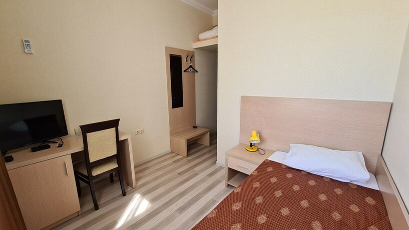 Imagen de la habitación del Hotel Versalles, Maykop. Foto 20