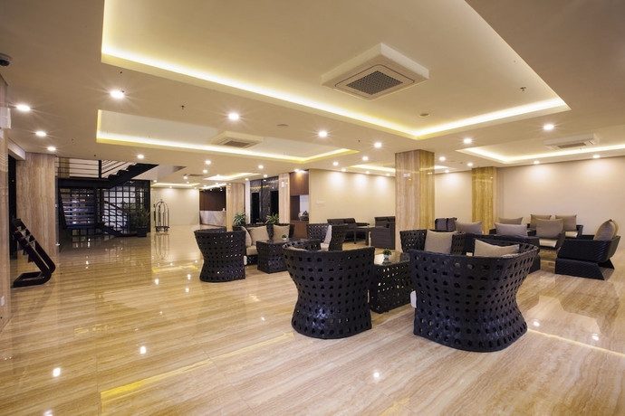 Imagen de los interiores del Hotel Verse Cirebon. Foto 15