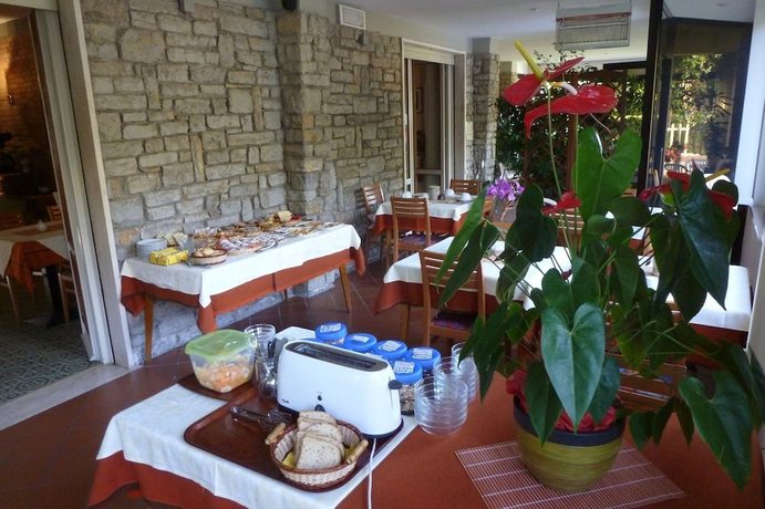 Imagen del bar/restaurante del Hotel Versilia. Foto 6
