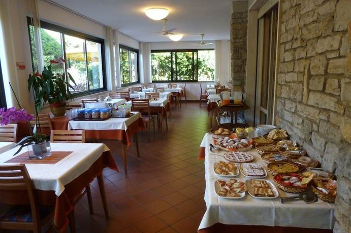 Imagen del bar/restaurante del Hotel Versilia. Foto 7