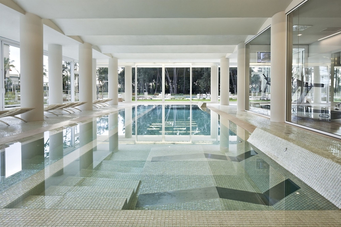 Imagen de la piscina del Hotel Versilia Lido | Una Esperienze. Foto 9