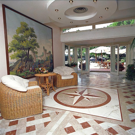 Imagen de los interiores del Hotel Versilia Palace. Foto 14