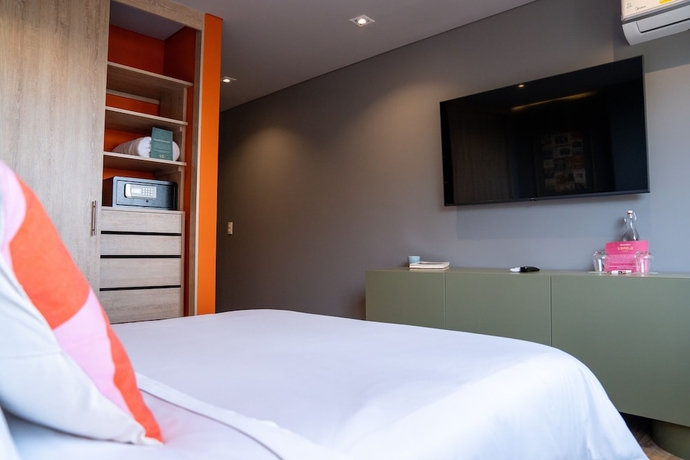 Imagen de la habitación del Hotel Versus. Foto 17