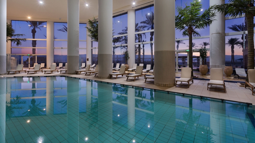 Imagen de la piscina del Hotel Vert Dead Sea. Foto 14