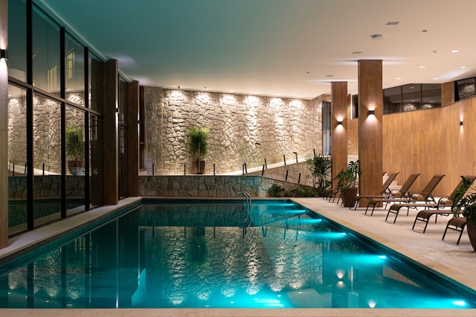 Imagen de la piscina del Hotel Vert Spa. Foto 18