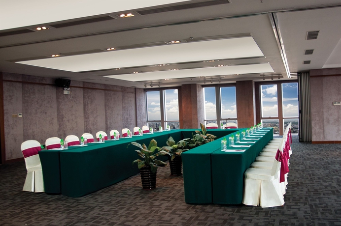 Imagen de los interiores del Hotel Vertical City. Foto 13