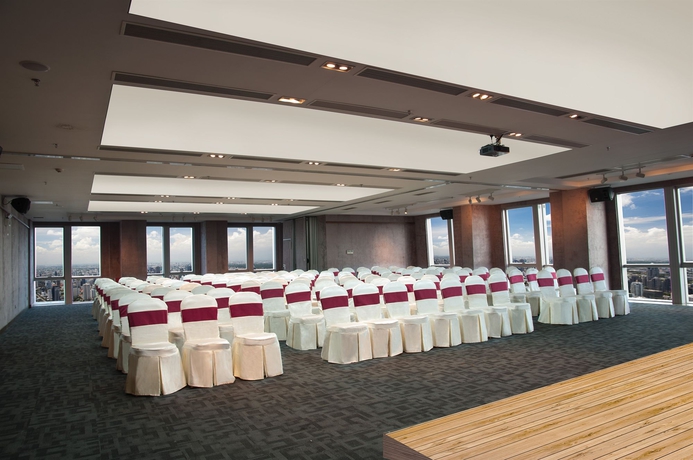 Imagen de los interiores del Hotel Vertical City. Foto 16