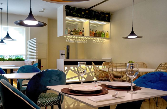 Imagen del bar/restaurante del Hotel Vertice Sevilla. Foto 1