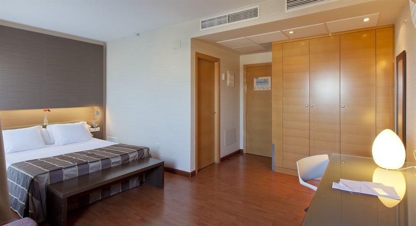 Imagen de la habitación del Hotel Vertice Sevilla. Foto 16