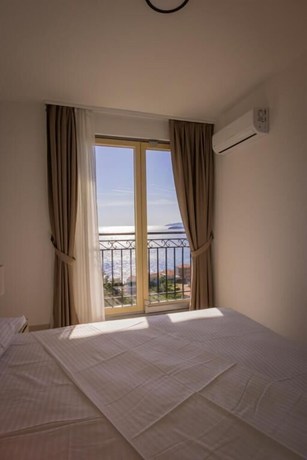 Imagen de la habitación del Hotel Vertmont Villa. Foto 8