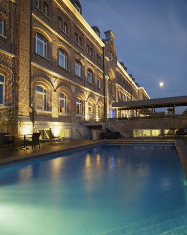 Imagen de la piscina del Hotel Verviers Van der Valk. Foto 19