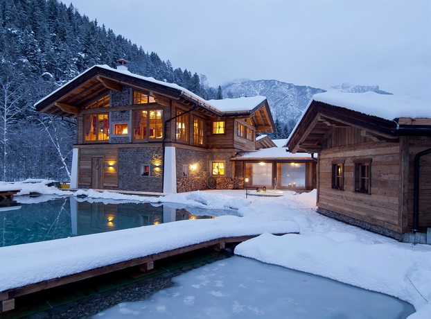 Imagen de los exteriores del Hotel Verwöhnhotel Kristall. Foto 8