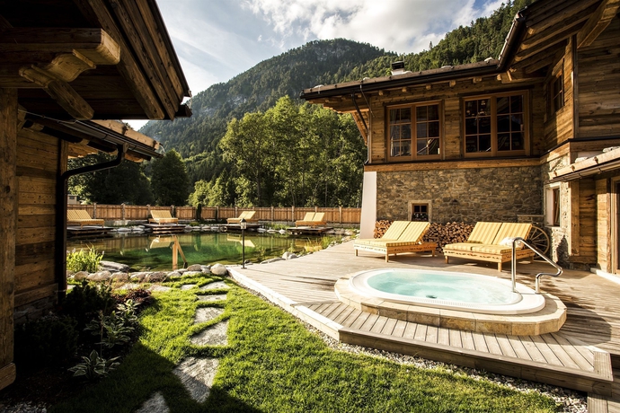 Imagen de la piscina del Hotel Verwöhnhotel Kristall. Foto 14