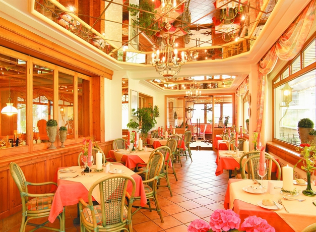 Imagen del bar/restaurante del Hotel Verwöhnhotel Kristall. Foto 5