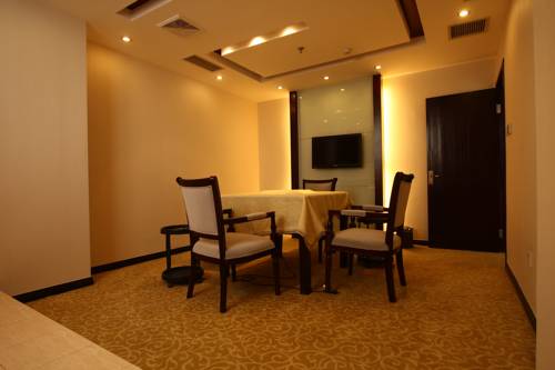 Imagen de la habitación del Hotel Very Nice. Foto 5