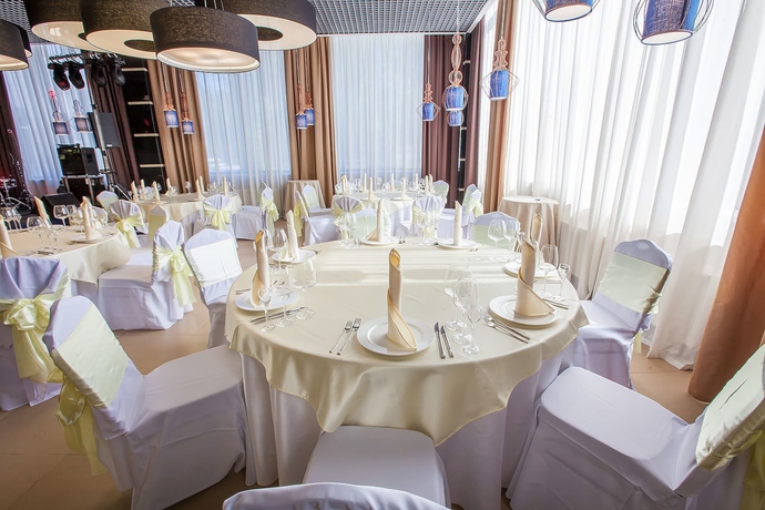 Imagen del bar/restaurante del Hotel Veshki Park. Foto 4