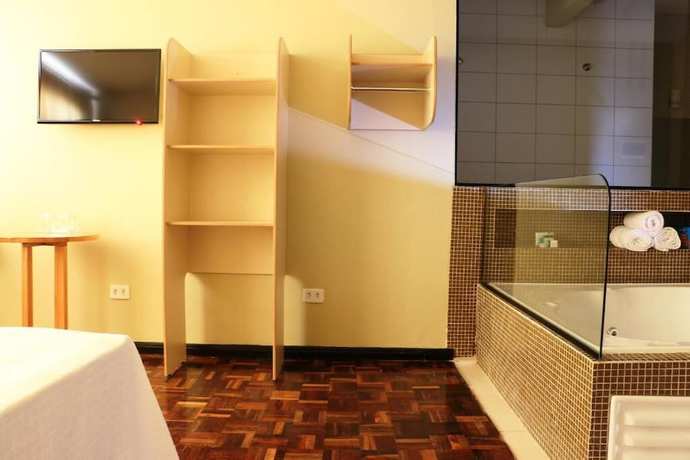 Imagen de la habitación del Hotel Vespasiano, Tel&ecirc;maco Borba. Foto 5