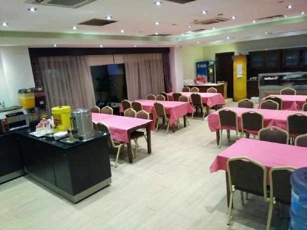 Imagen del bar/restaurante del Hotel Vesta Fuar. Foto 3