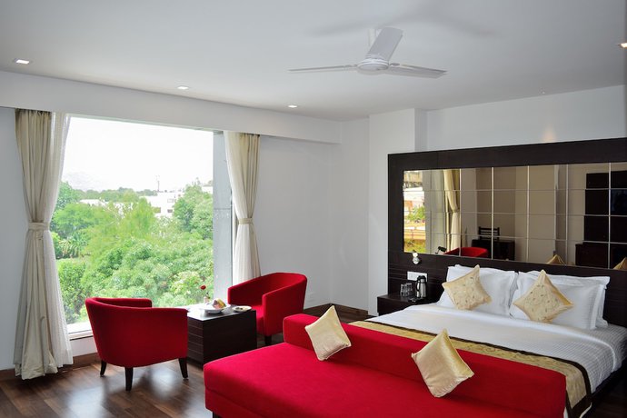 Imagen de la habitación del Hotel Vesta Grand Central Udaipur. Foto 3