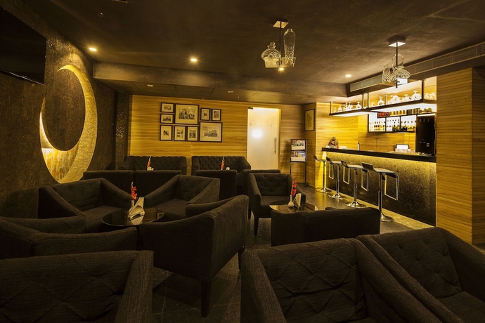 Imagen del bar/restaurante del Hotel Vesta Maurya Palace. Foto 3