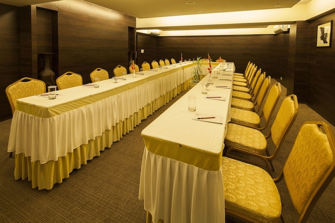 Imagen de los interiores del Hotel Vesta Maurya Palace. Foto 14