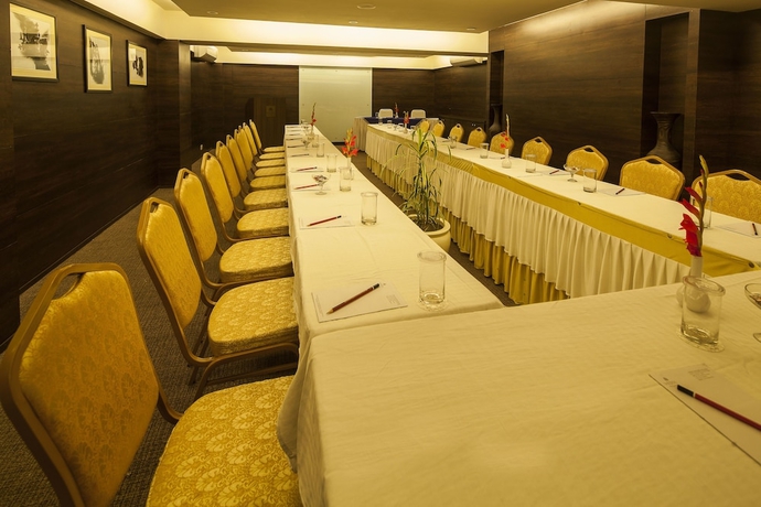 Imagen de los interiores del Hotel Vesta Maurya Palace. Foto 15