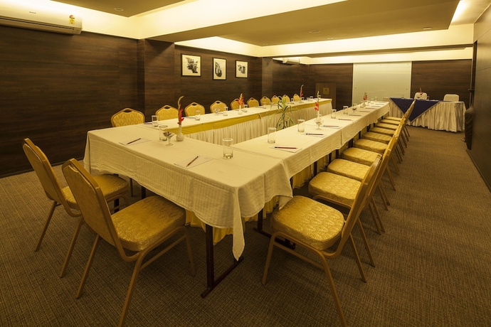 Imagen de los interiores del Hotel Vesta Maurya Palace. Foto 16