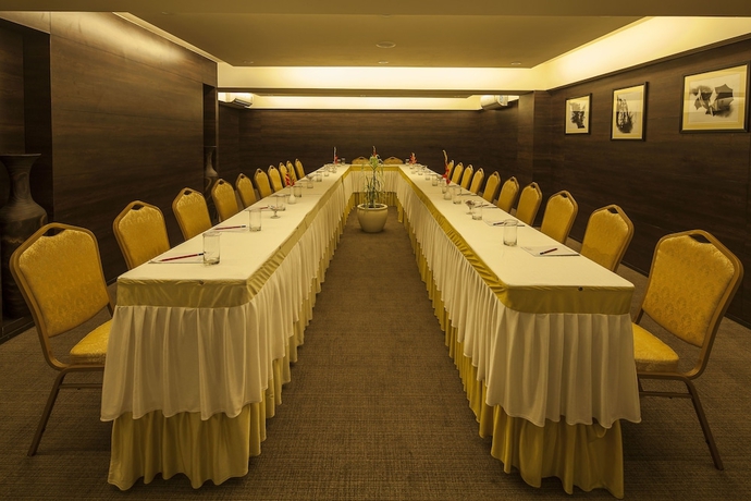 Imagen de los interiores del Hotel Vesta Maurya Palace. Foto 17