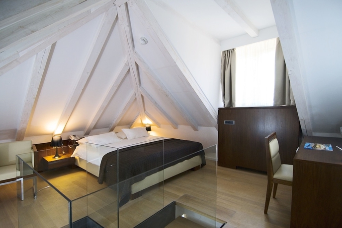 Imagen de la habitación del Hotel Vestibul Palace. Foto 5