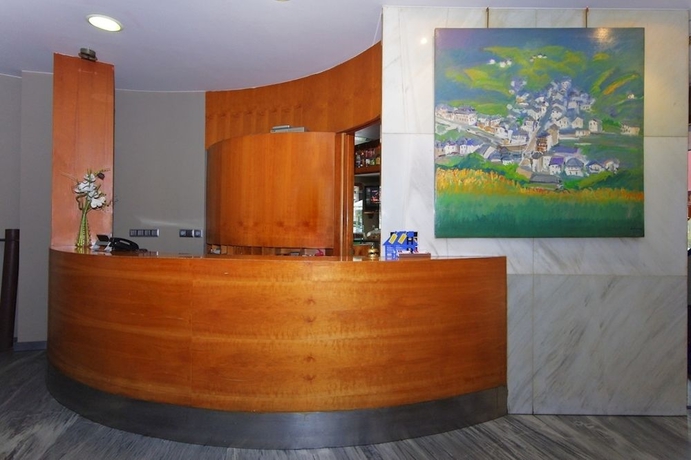 Imagen de los interiores del Hotel Vetusta. Foto 14