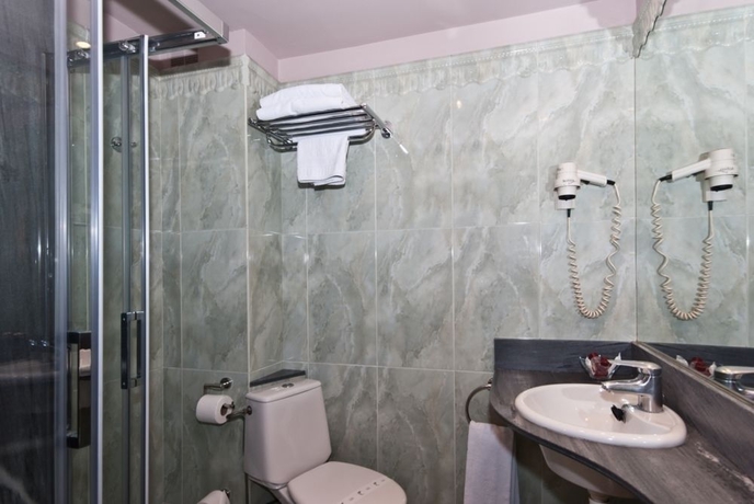 Imagen de la habitación del Hotel Vetusta. Foto 12