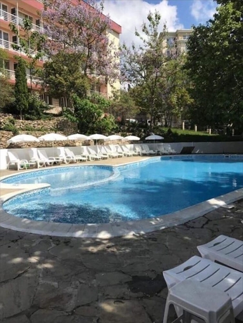 Imagen de la piscina del Hotel Vezhen. Foto 16