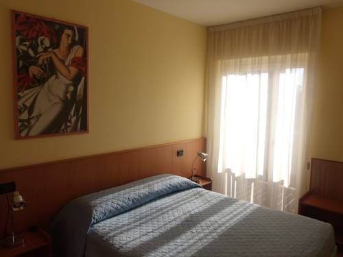 Imagen de la habitación del Hotel Vezzano. Foto 8