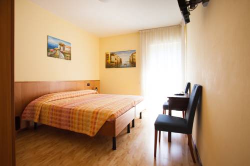 Imagen de la habitación del Hotel Vezzano. Foto 11